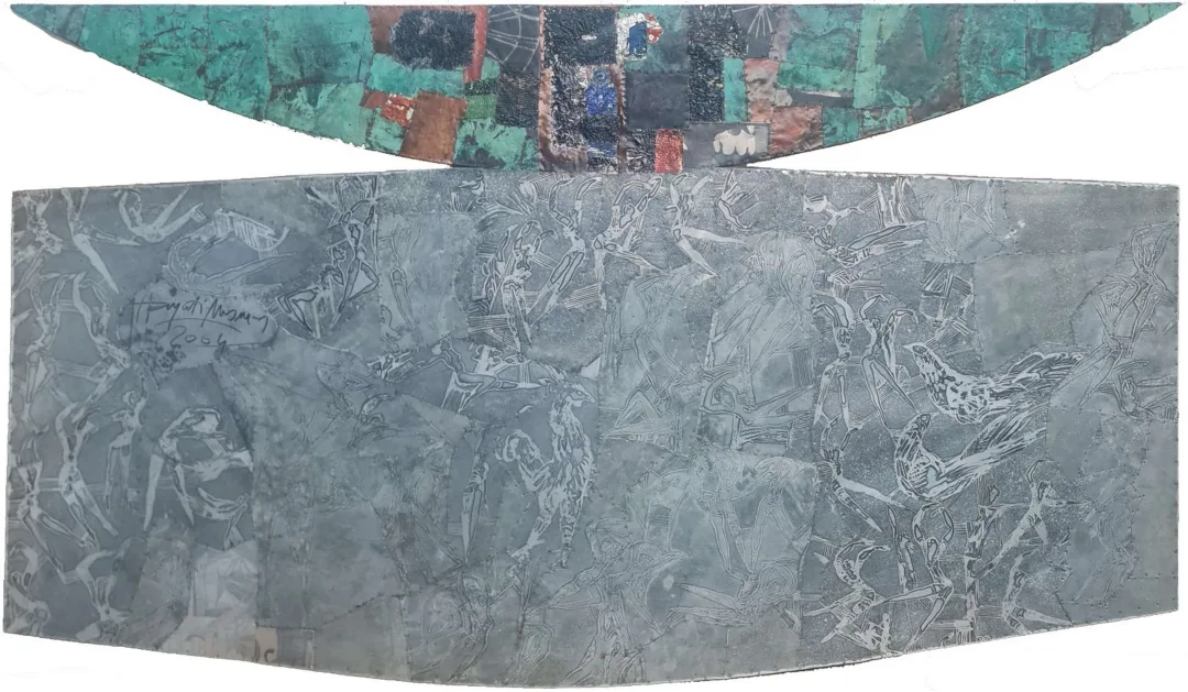 "İsimsiz" eseri HAYATİ MİSMAN tarafından 2004 yılında 130x220 cm ölçülerinde Metal Kolaj tekniği ile yapılmıştır.
