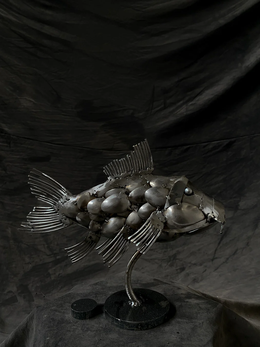 "Balık" eseri MÜCAHİT DİYAR ARIZ tarafından 2024 yılında 28x31x12 cm ölçülerinde Metal heykel tekniği ile yapılmıştır.