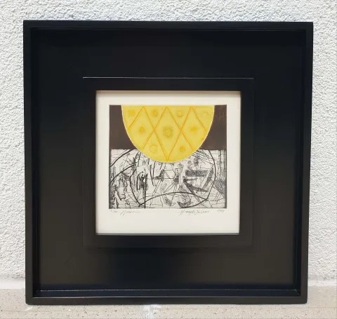 HAYATİ MİSMAN — “İsimsiz”, 1998 "İsimsiz" eseri HAYATİ MİSMAN tarafından 1998 yılında 20x20 cm ölçülerinde Gravür tekniği ile yapılmıştır.