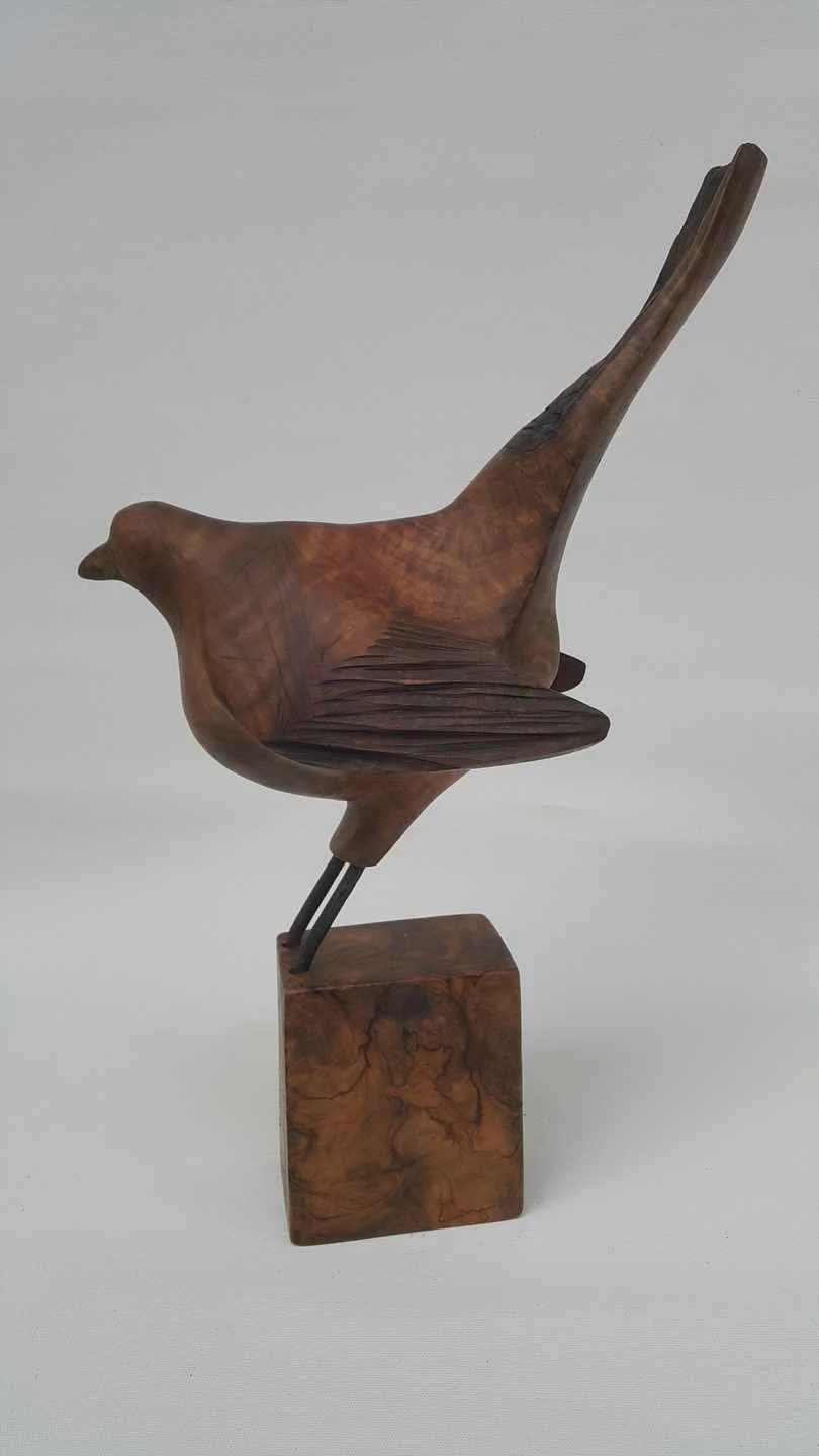 "Kuş" eseri HAKAN ERASLAN tarafından 2018 yılında 39x15x20 cm ölçülerinde Heykel tekniği ile yapılmıştır.