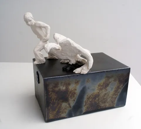 "İsimsiz" eseri RENGİN SOLMAZ SÖNMEZ tarafından 2026 yılında 14x145x22 cm ölçülerinde Seramik Heykel-Plaka Tekniği- Serbest elle şekillendirme tekniği ile yapılmıştır.