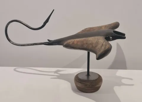 SERKAN ERKOÇ — “Vatoz Balığı”, 2022 "Vatoz Balığı" eseri SERKAN ERKOÇ tarafından 2022 yılında 42x66x69 cm ölçülerinde Metal heykel tekniği ile yapılmıştır.