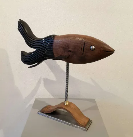 SERKAN ERKOÇ — “Guppy”, 2020 "Guppy" eseri SERKAN ERKOÇ tarafından 2020 yılında 40x48x19 cm ölçülerinde Metal heykel tekniği ile yapılmıştır.