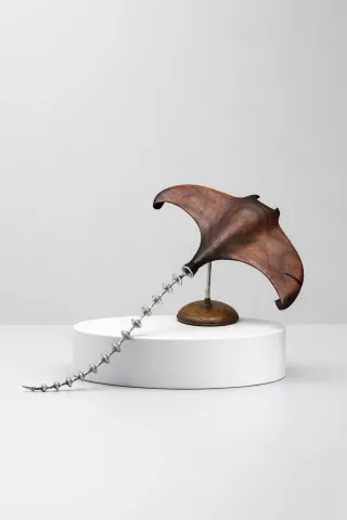SERKAN ERKOÇ — “Vatoz - 3”, 2025 "Vatoz - 3" eseri SERKAN ERKOÇ tarafından 2025 yılında 30x77x48 cm ölçülerinde Metal heykel tekniği ile yapılmıştır.
