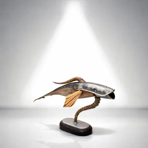 SERKAN ERKOÇ — “Tuna Balığı”, 2025 "Tuna Balığı" eseri SERKAN ERKOÇ tarafından 2025 yılında 37x68x27 cm ölçülerinde Metal heykel tekniği ile yapılmıştır.