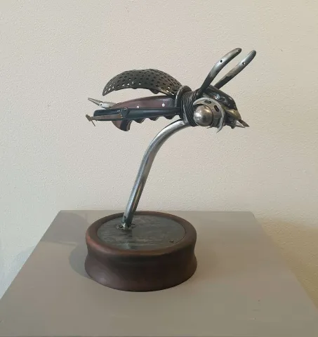 SERKAN ERKOÇ — “Böcek”, 2020 "Böcek" eseri SERKAN ERKOÇ tarafından 2020 yılında 27x26x14 cm ölçülerinde Metal heykel tekniği ile yapılmıştır.