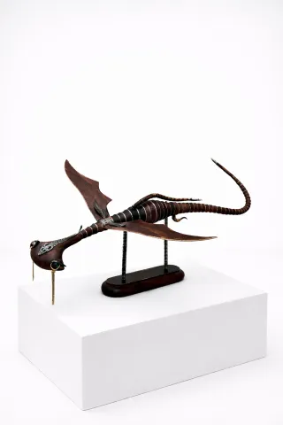 SERKAN ERKOÇ tarafından 2025 yılında 29x76x53 cm ölçülerinde Metal heykel tekniği ile yapılmıştır.
