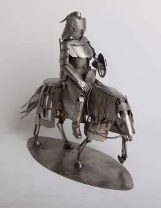 ARİF ÇEKDERİ tarafından 2009 yılında 60x50x24 cm ölçülerinde Paslanmaz çelik tekniği ile yapılmıştır.