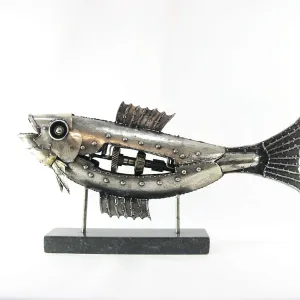 ÖZER AKTAŞ tarafından 2024 yılında 43x38x14 cm ölçülerinde Metal Yontu tekniği ile yapılmıştır.