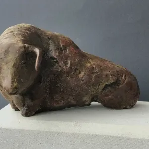 SERKAN SUPHİ ERTUĞRUL tarafından 2019 yılında 21x25x22 cm ölçülerinde Bronz tekniği ile yapılmıştır.