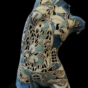 MİNE POYRAZ tarafından 2020 yılında 64x34x22 cm ölçülerinde Seramik 1200° Ajur Tekniği tekniği ile yapılmıştır.