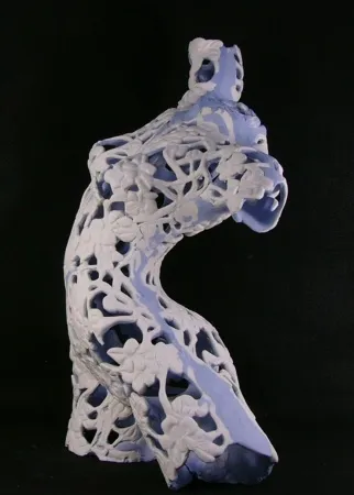 MİNE POYRAZ tarafından 2026 yılında - cm ölçülerinde Seramik Ajur Tekniği tekniği ile yapılmıştır.