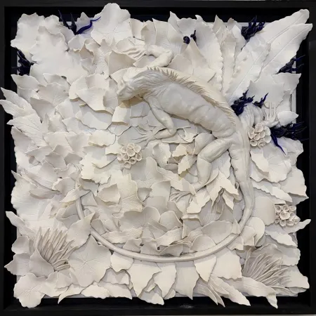 DİLA NAZ AKGÜN tarafından 2026 yılında 50x50 cm ölçülerinde Porselen ve murano cam, karışık teknik tekniği ile yapılmıştır.