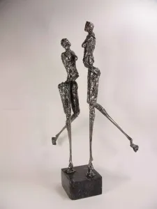 ÖZER AKTAŞ tarafından 2015 yılında 28x15x45 cm ölçülerinde Demir yontu tekniği ile yapılmıştır.