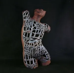 MİNE POYRAZ tarafından 2025 yılında 55x31x20 cm ölçülerinde Seramik Ajur Tekniği tekniği ile yapılmıştır.