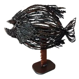 ASAF ERDEMLİ tarafından 50x65x15 cm ölçülerinde Hurda Metal, Kaynak tekniği ile yapılmıştır.