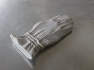 ASLIHAN TİRYAKİ tarafından 2023 yılında 22x4x9 cm ölçülerinde Taş Yontu tekniği ile yapılmıştır.