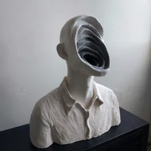 ASLIHAN TİRYAKİ tarafından 2021 yılında 41x18x44 cm ölçülerinde Alçı, Akrilik Boya tekniği ile yapılmıştır.