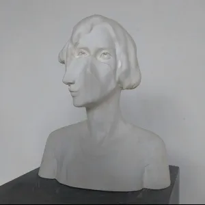 ASLIHAN TİRYAKİ tarafından 2023 yılında 44x24x47 cm ölçülerinde Alçı tekniği ile yapılmıştır.