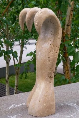 BAHADIR YAVUZ AYDIN tarafından 2026 yılında 40x17x10 cm ölçülerinde Traverten tekniği ile yapılmıştır.