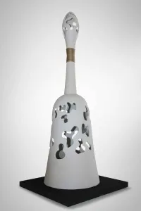 BETÜL DEMİR tarafından 30x30x70 cm ölçülerinde Kalıpla ve elle şekillendirme, renkli bünye, 1100 °C tekniği ile yapılmıştır.