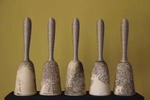 BETÜL DEMİR tarafından 60x14x36 cm ölçülerinde Kalıpla ve elle şekillendirme, renkli bünye, Obvara pişirimi tekniği ile yapılmıştır.