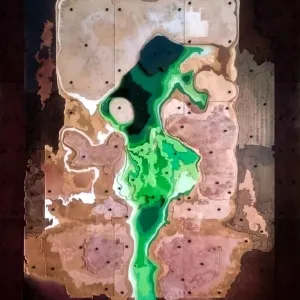 EMRE LÜLE tarafından 2016 yılında 120x90 cm ölçülerinde Pleksiglas+Ahşap tekniği ile yapılmıştır.