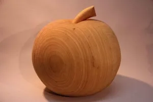 CEMİL GÜÇ tarafından 2014 yılında 38x36x32 cm ölçülerinde Ahşap tekniği ile yapılmıştır.