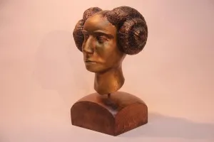 CEMİL GÜÇ tarafından 2014 yılında 38x24x20 cm ölçülerinde Ahşap+Polyester tekniği ile yapılmıştır.