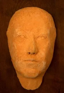 CENGİZ SAVAŞ tarafından 2012 yılında 26x15x10 cm ölçülerinde Pişmiş Toprak tekniği ile yapılmıştır.