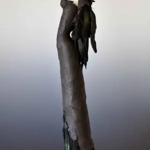 DENİZ ONUR ERMAN tarafından 2017 yılında 49x29 cm ölçülerinde Ed. 2-5 Polyester Heykel tekniği ile yapılmıştır.