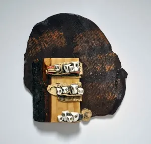 DENİZ ONUR ERMAN tarafından 2016 yılında 16x40 cm ölçülerinde Seramik tekniği ile yapılmıştır.