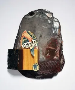 DENİZ ONUR ERMAN tarafından 2016 yılında 16x40 cm ölçülerinde Seramik tekniği ile yapılmıştır.