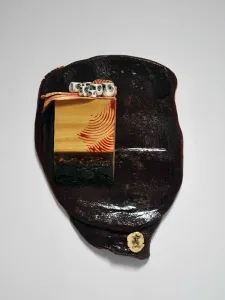 DENİZ ONUR ERMAN tarafından 2016 yılında 16x40 cm ölçülerinde Seramik tekniği ile yapılmıştır.