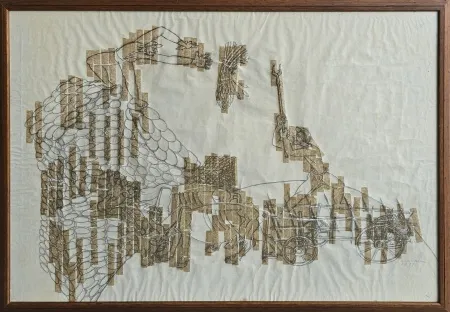 İBRAHİM BALABAN tarafından 1977 yılında 68x98 cm ölçülerinde Kağıt üzeri desen tekniği ile yapılmıştır.