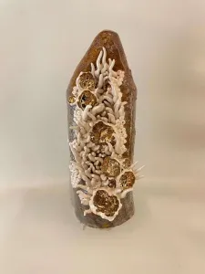 ELİF NURAN YAŞAROL tarafından 2025 yılında 35x12,5x14 cm ölçülerinde Seramik, Elle Şekillendirme tekniği ile yapılmıştır.