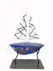 AYBİKE ORHAN tarafından 2021 yılında 34x21x10 cm ölçülerinde Karışık teknik tekniği ile yapılmıştır.