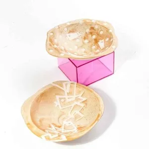 GÖKÇE ÖZER tarafından 2013 yılında 25x40x30 cm ölçülerinde Seramik tekniği ile yapılmıştır.