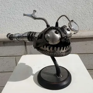 SERKAN ERKOÇ tarafından 2020 yılında 29x54x14 cm ölçülerinde Ahşap, metal tekniği ile yapılmıştır.