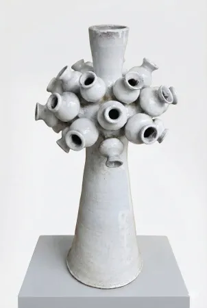 FİLİZ ÖZGÜVEN GALATALI tarafından 48x22x22 cm ölçülerinde Seramik tekniği ile yapılmıştır.