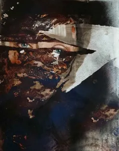 MAHMUT ÖZDEMİR tarafından 2018 yılında 28x20 cm ölçülerinde Kağıt üzeri karışık teknik tekniği ile yapılmıştır.