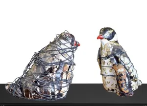 MARİA BERENT tarafından 2004 yılında 22x15x20 cm ölçülerinde Seramik, Tel tekniği ile yapılmıştır.