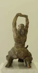 METİN YURDANUR tarafından 36x20x20 cm ölçülerinde Bronz tekniği ile yapılmıştır.