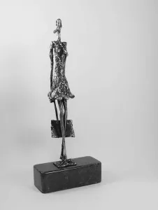 ÖZER AKTAŞ tarafından 6x15x31 cm ölçülerinde Demir Yontu+Kaynak tekniği ile yapılmıştır.