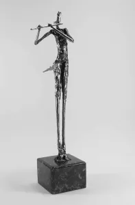 ÖZER AKTAŞ tarafından 8x8x32 cm ölçülerinde Demir Yontu+Kaynak tekniği ile yapılmıştır.