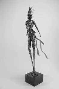 ÖZER AKTAŞ tarafından 8x15x46 cm ölçülerinde Demir Yontu+Kaynak tekniği ile yapılmıştır.