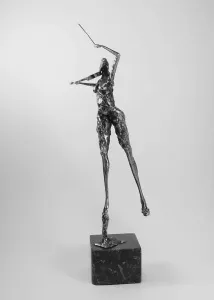 ÖZER AKTAŞ tarafından 10x11x38 cm ölçülerinde Demir Yontu+Kaynak tekniği ile yapılmıştır.