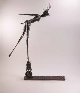 ÖZER AKTAŞ tarafından 2016 yılında 48x35x12 cm ölçülerinde Demir yontu tekniği ile yapılmıştır.