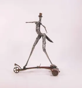 ÖZER AKTAŞ tarafından 2016 yılında 15x20x26 cm ölçülerinde Demir yontu tekniği ile yapılmıştır.