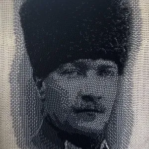 HÜLYA KANDEMİR KANBER tarafından 95x70 cm ölçülerinde Tuval Üzeri Ahşap Kavale + Akrilik Boya tekniği ile yapılmıştır.